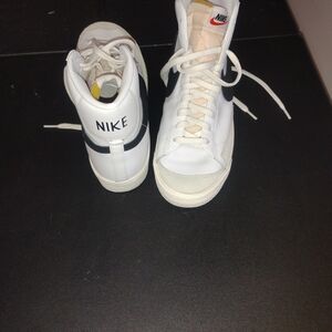 Nike White and Black High-Tops